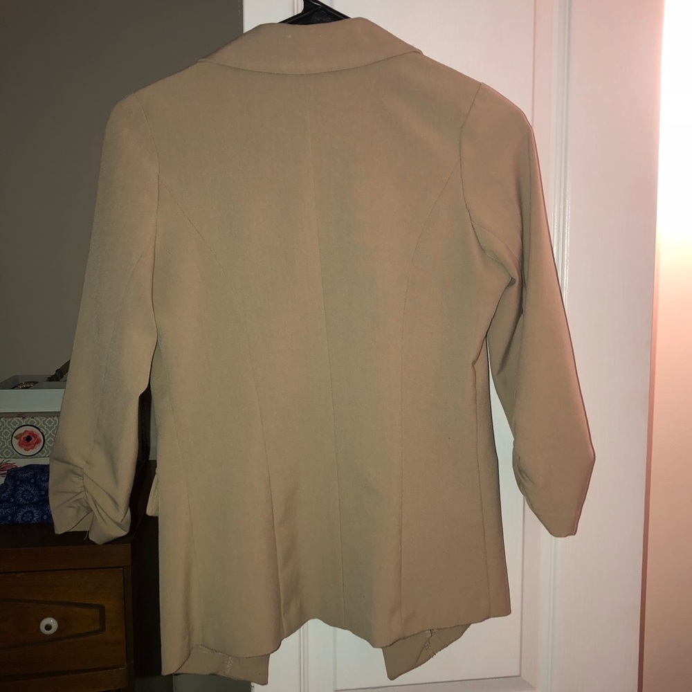 Blazer - Picture 3 of 3